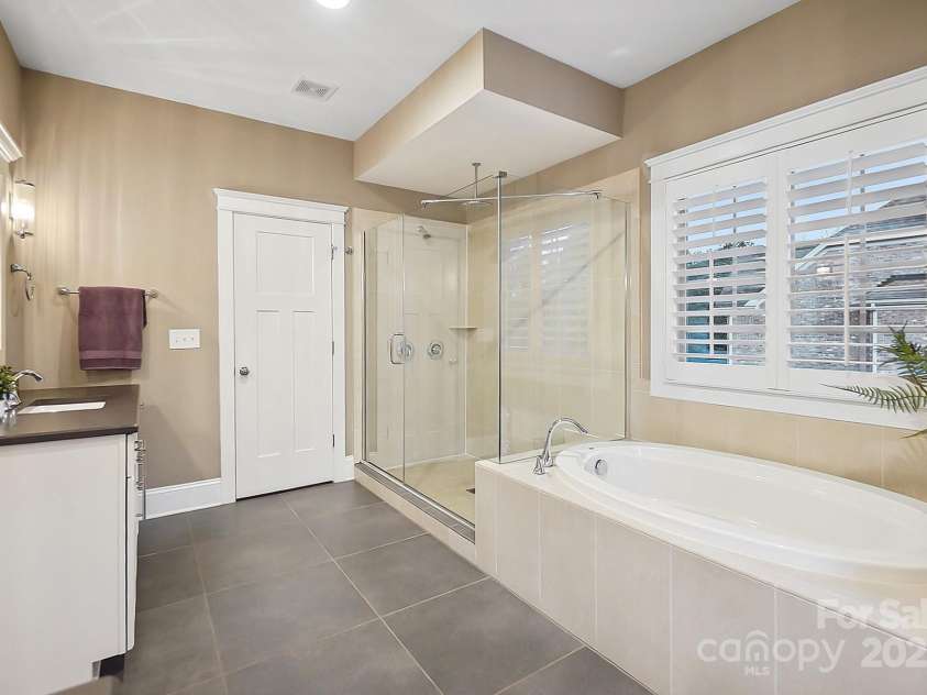 2305 Flintwood Lane, Charlotte, NC 28226.  MLS# CAR4233731, YatesRealty ID 2065. 