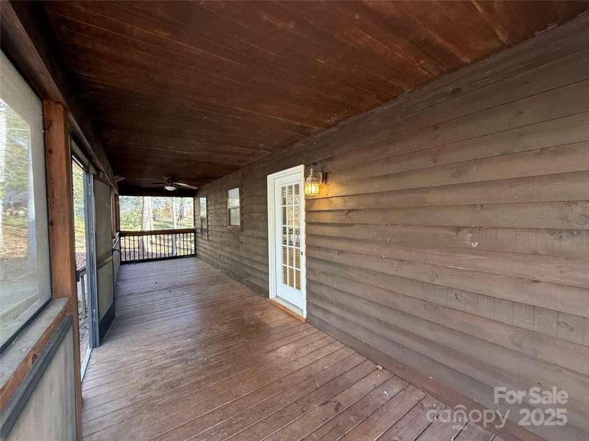 584 Chatuge Village Circle, Hayesville, NC 28904.  MLS# CAR4329037, YatesRealty ID 2065. BACK SCREEN PORCH