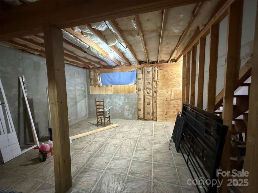 584 Chatuge Village Circle, Hayesville, NC 28904.  MLS# CAR4329037, YatesRealty ID 2065. BASEMENT