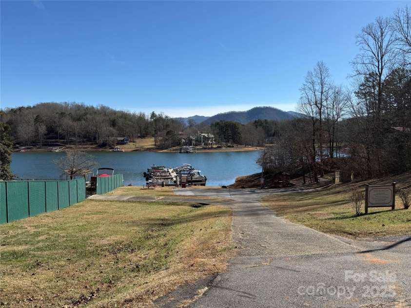 584 Chatuge Village Circle, Hayesville, NC 28904.  MLS# CAR4329037, YatesRealty ID 2065. DOCK ACCESS FROM CHATUGE VILLAGE CIRCLE