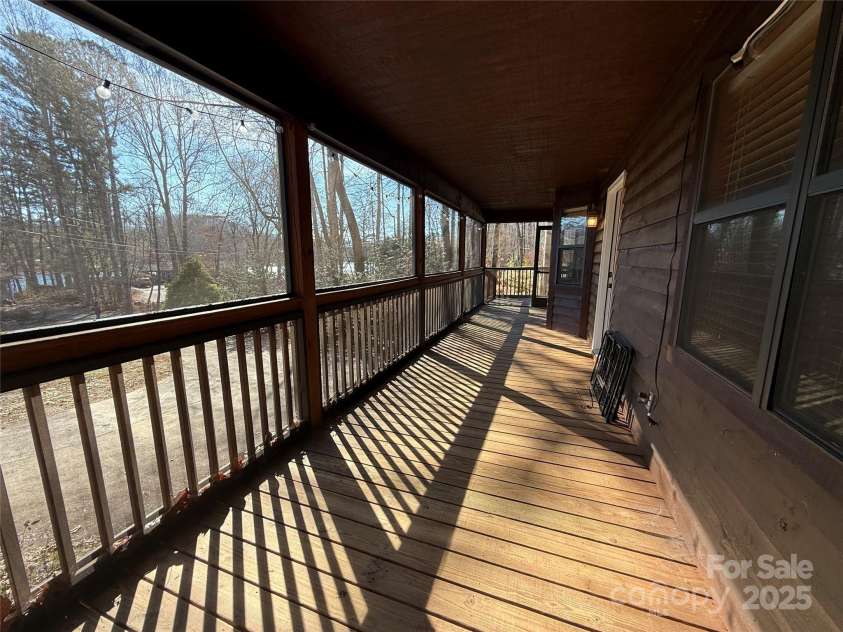 584 Chatuge Village Circle, Hayesville, NC 28904.  MLS# CAR4329037, YatesRealty ID 2065. READ OF PROPERTY