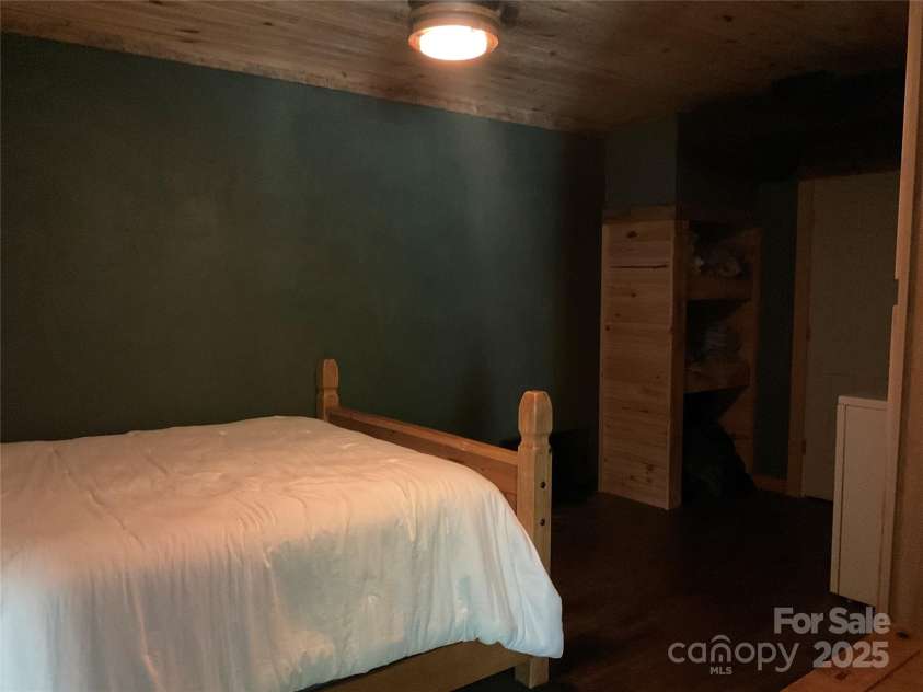 676 Port Bass Drive, Fair Play, SC 29643.  MLS# CAR4247784, YatesRealty ID 20650. 