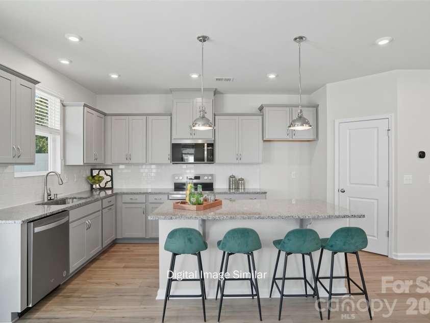 7527 Hodges Meadow Lane, Charlotte, NC 28213.  MLS# CAR4380504, YatesRealty ID 20650. 