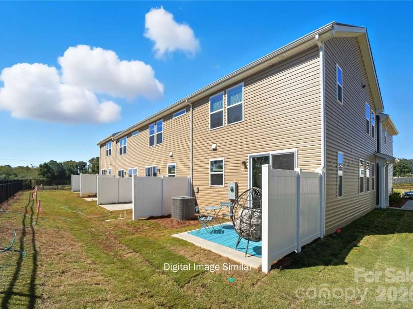 7527 Hodges Meadow Lane, Charlotte, NC 28213.  MLS# CAR4380504, YatesRealty ID 20650. 