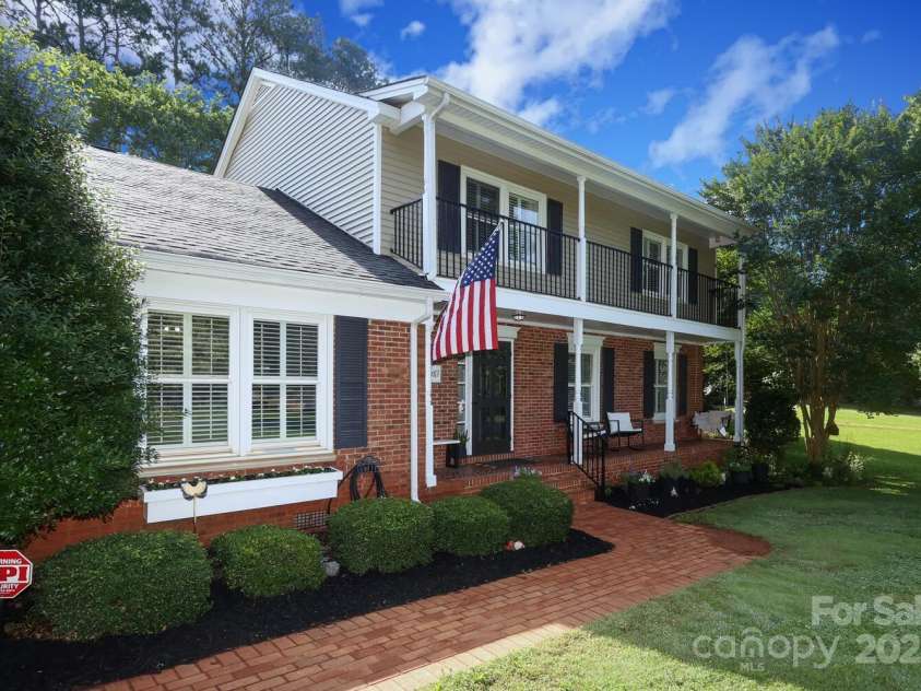 3604 Golfview Drive, Gastonia, NC 28056.  MLS# CAR4269385, YatesRealty ID 20653. 