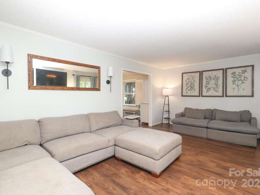 3604 Golfview Drive, Gastonia, NC 28056.  MLS# CAR4269385, YatesRealty ID 20653. 