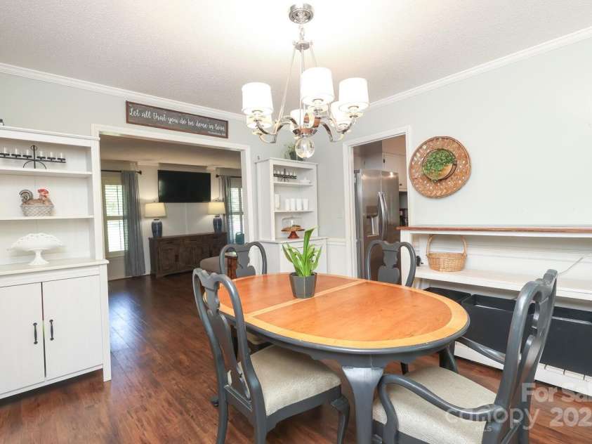 3604 Golfview Drive, Gastonia, NC 28056.  MLS# CAR4269385, YatesRealty ID 20653. 