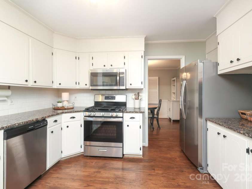 3604 Golfview Drive, Gastonia, NC 28056.  MLS# CAR4269385, YatesRealty ID 20653. 