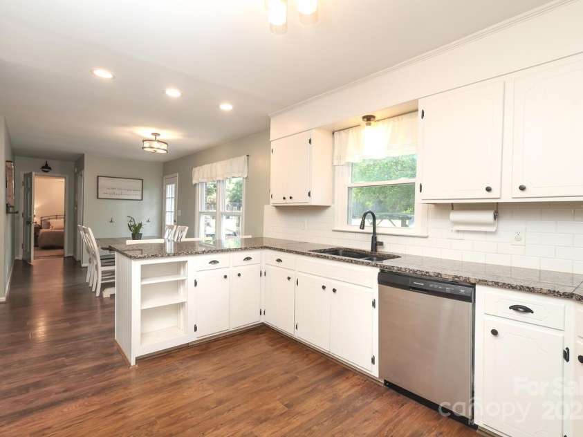 3604 Golfview Drive, Gastonia, NC 28056.  MLS# CAR4269385, YatesRealty ID 20653. 