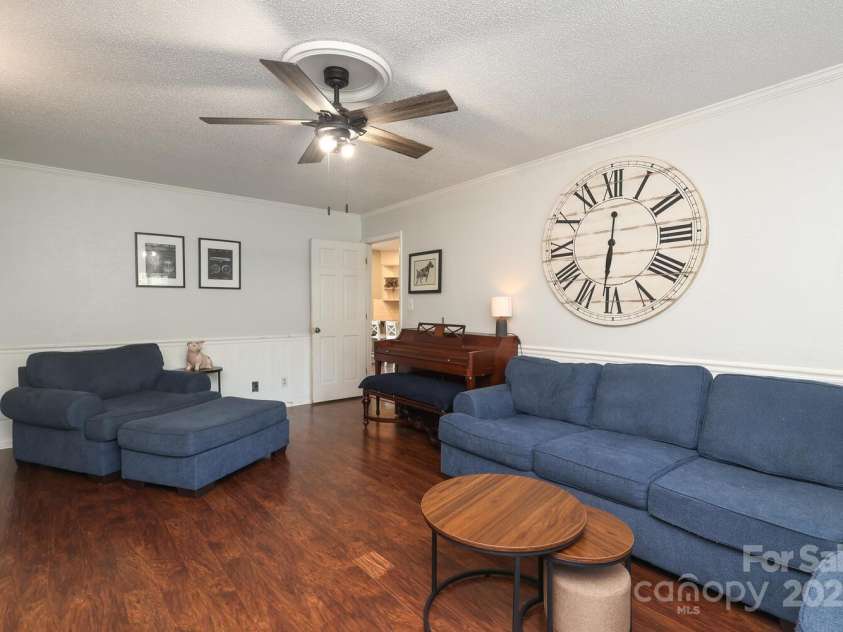 3604 Golfview Drive, Gastonia, NC 28056.  MLS# CAR4269385, YatesRealty ID 20653. 