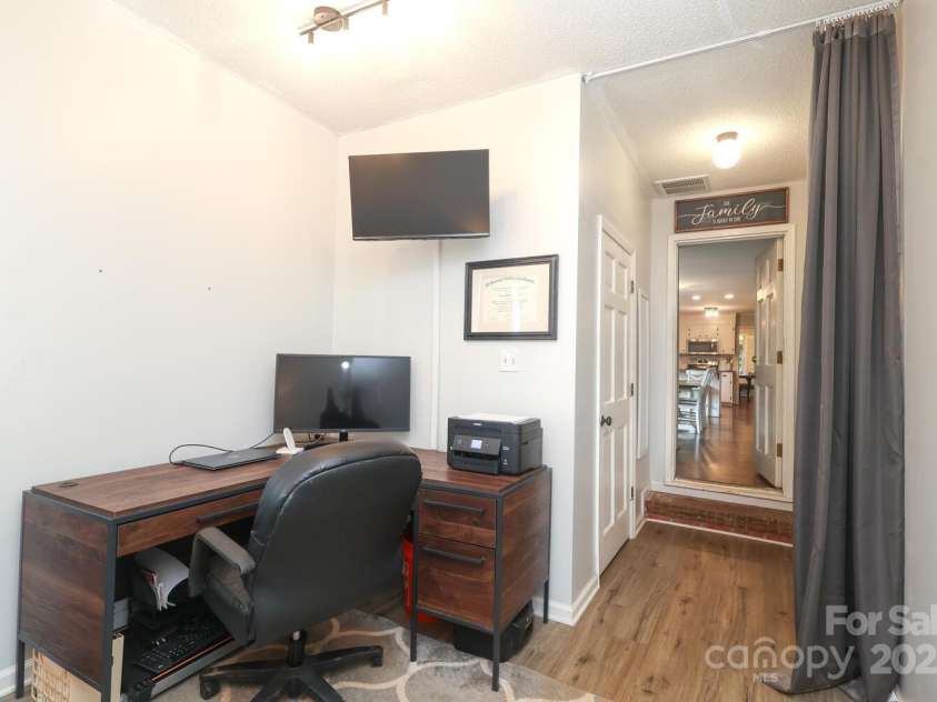 3604 Golfview Drive, Gastonia, NC 28056.  MLS# CAR4269385, YatesRealty ID 20653. 