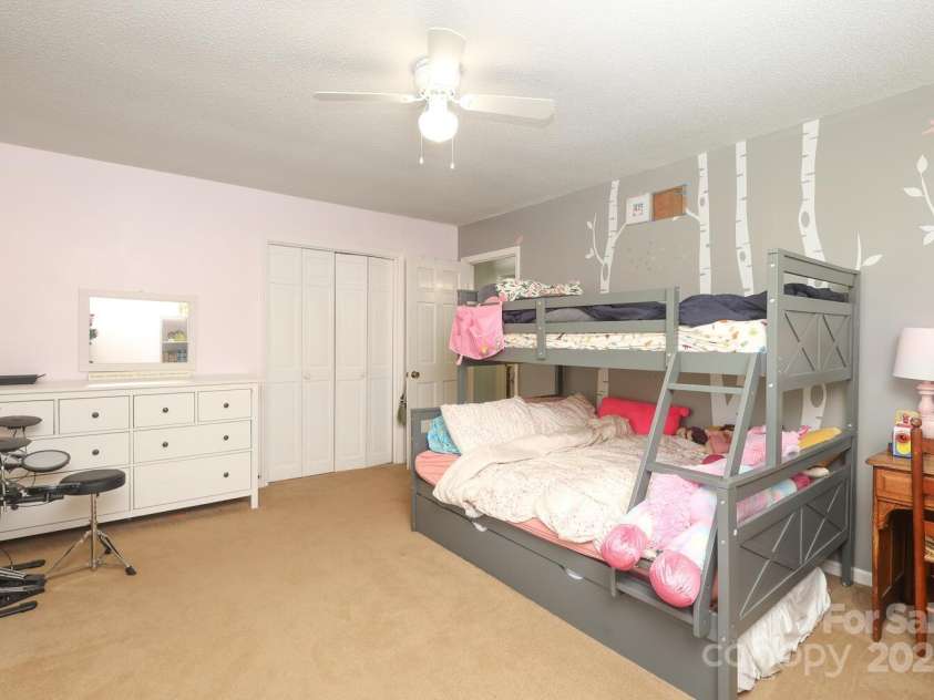 3604 Golfview Drive, Gastonia, NC 28056.  MLS# CAR4269385, YatesRealty ID 20653. 