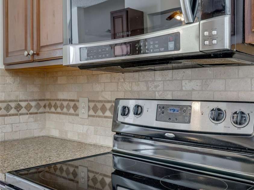 11000 White Stag Drive, Charlotte, NC 28269.  MLS# CAR4230714, YatesRealty ID 20655. 