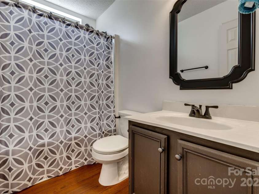 11000 White Stag Drive, Charlotte, NC 28269.  MLS# CAR4230714, YatesRealty ID 20655. 