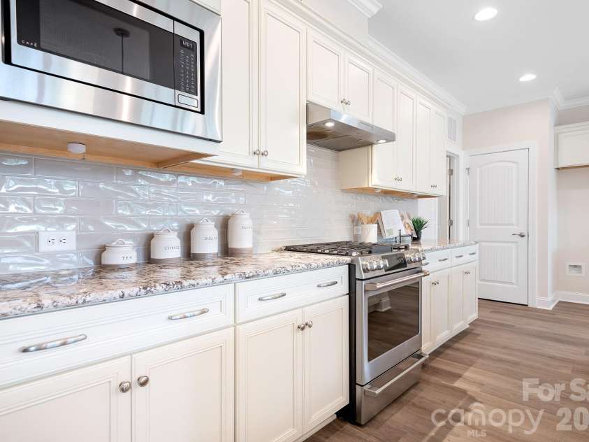 6164 Pier Drive, Denver, NC 28037.  MLS# CAR4378181, YatesRealty ID 20655. 