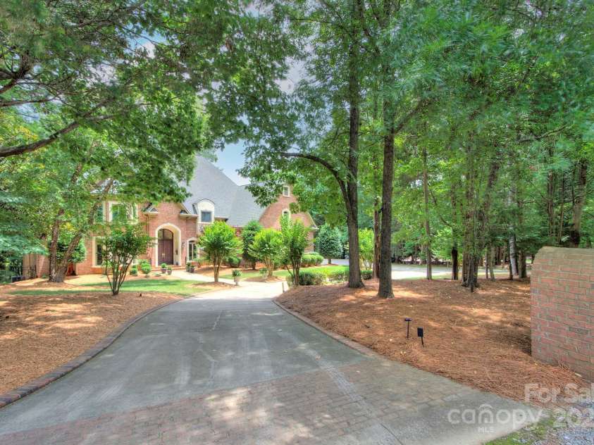 4323 Rosecliff Drive, Charlotte, NC 28277.  MLS# CAR4263689, YatesRealty ID 20656. 