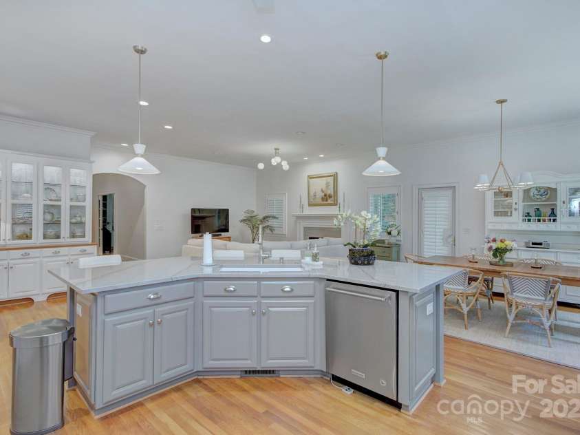 4323 Rosecliff Drive, Charlotte, NC 28277.  MLS# CAR4263689, YatesRealty ID 20656. 