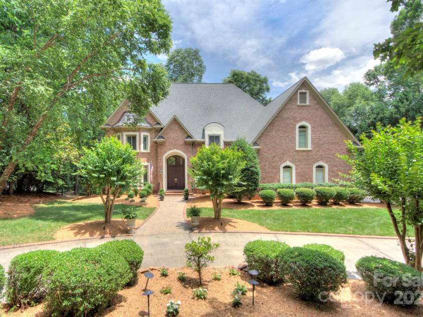4323 Rosecliff Drive, Charlotte, NC 28277.  MLS# CAR4263689, YatesRealty ID 20656. 