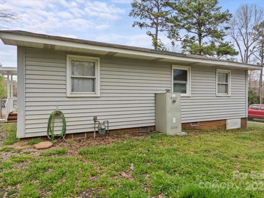208 Tomberlin Road, Mount Holly, NC 28120.  MLS# CAR4232968, YatesRealty ID 20657. 