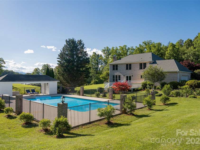 55 Foster Estate Drive, Asheville, NC 28806.  MLS# CAR4264382, YatesRealty ID 20659. 