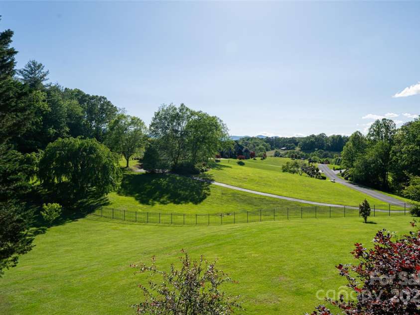 55 Foster Estate Drive, Asheville, NC 28806.  MLS# CAR4264382, YatesRealty ID 20659. 