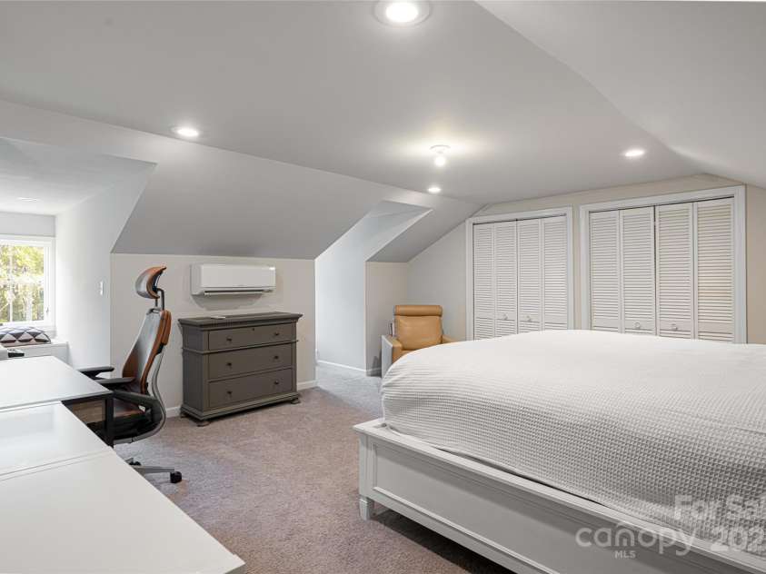 55 Foster Estate Drive, Asheville, NC 28806.  MLS# CAR4264382, YatesRealty ID 20659. 