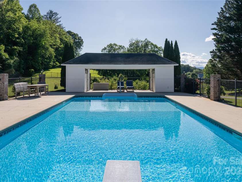 55 Foster Estate Drive, Asheville, NC 28806.  MLS# CAR4264382, YatesRealty ID 20659. 
