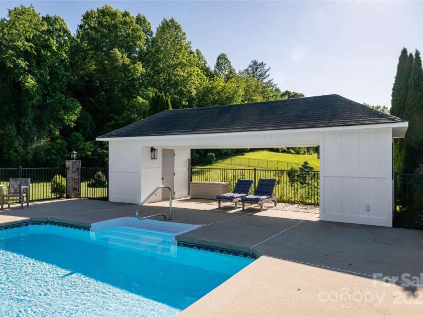 55 Foster Estate Drive, Asheville, NC 28806.  MLS# CAR4264382, YatesRealty ID 20659. 