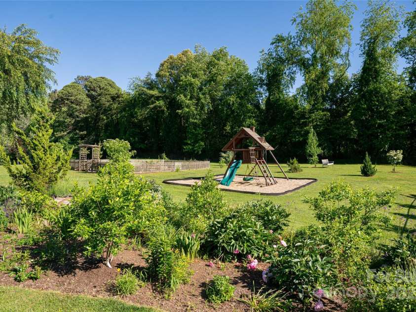 55 Foster Estate Drive, Asheville, NC 28806.  MLS# CAR4264382, YatesRealty ID 20659. 