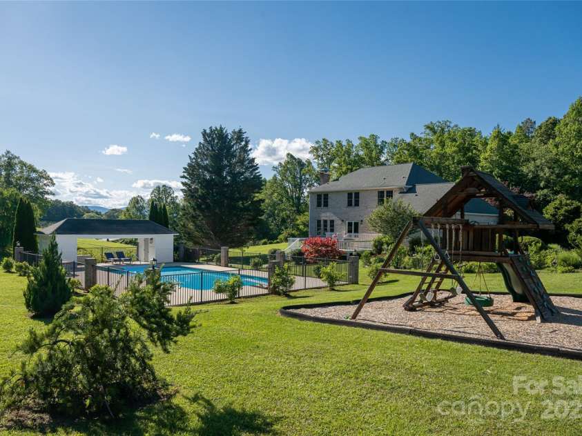 55 Foster Estate Drive, Asheville, NC 28806.  MLS# CAR4264382, YatesRealty ID 20659. 