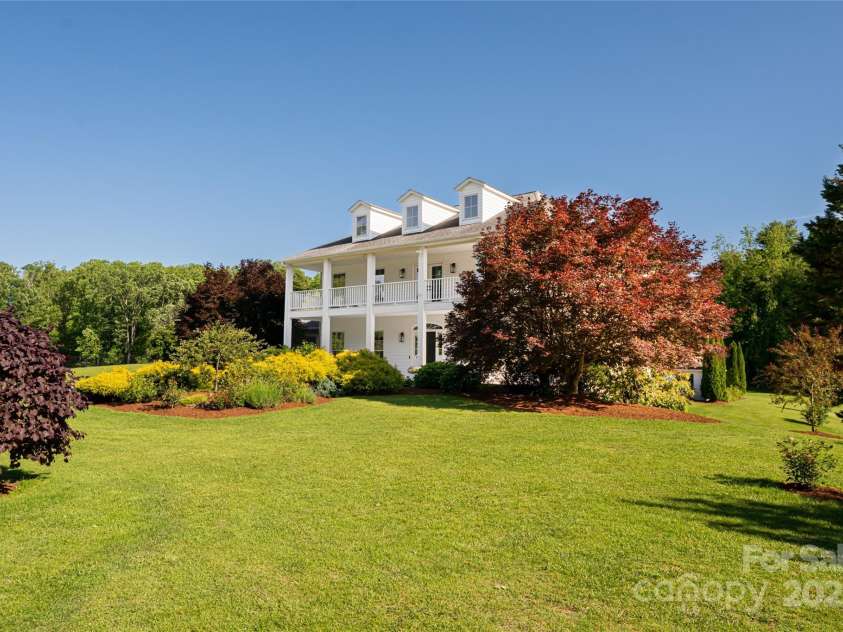 55 Foster Estate Drive, Asheville, NC 28806.  MLS# CAR4264382, YatesRealty ID 20659. 