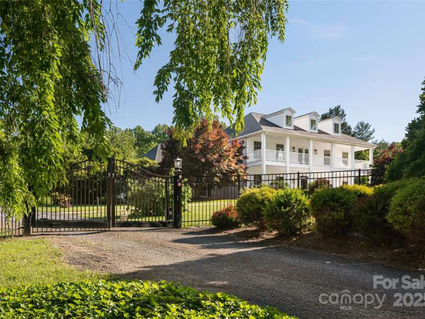 55 Foster Estate Drive, Asheville, NC 28806.  MLS# CAR4264382, YatesRealty ID 20659. 
