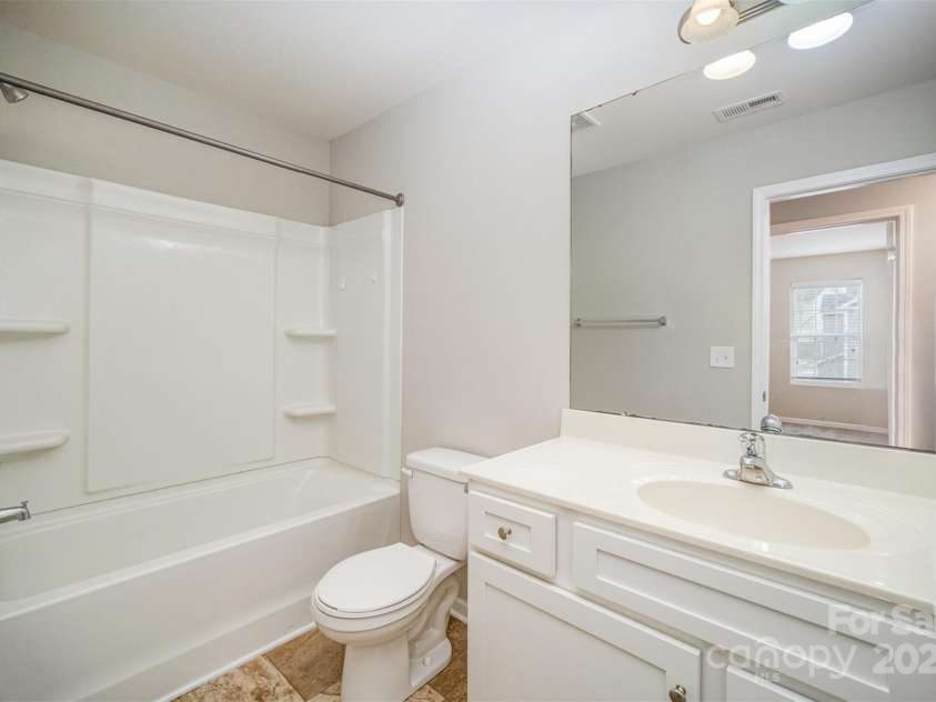 8203 Gabon Court, Charlotte, NC 28215.  MLS# CAR4233893, YatesRealty ID 2066. Hall Bath