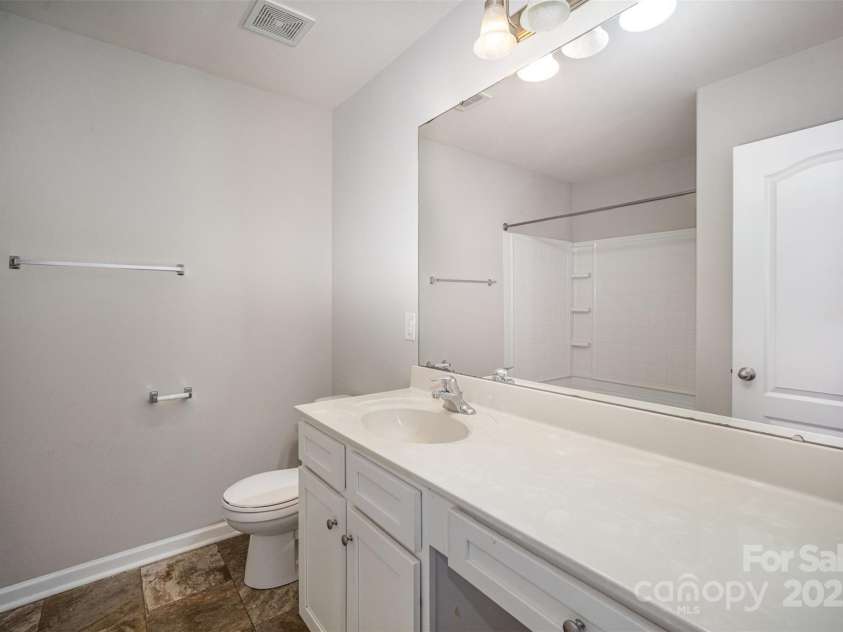 8203 Gabon Court, Charlotte, NC 28215.  MLS# CAR4233893, YatesRealty ID 2066. Primary bath