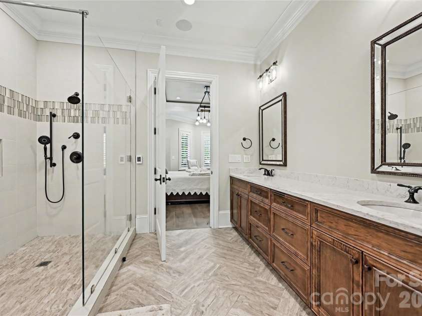 1430 Rosehill Drive, Waxhaw, NC 28173.  MLS# CAR4380185, YatesRealty ID 20660. Second Primary Bath