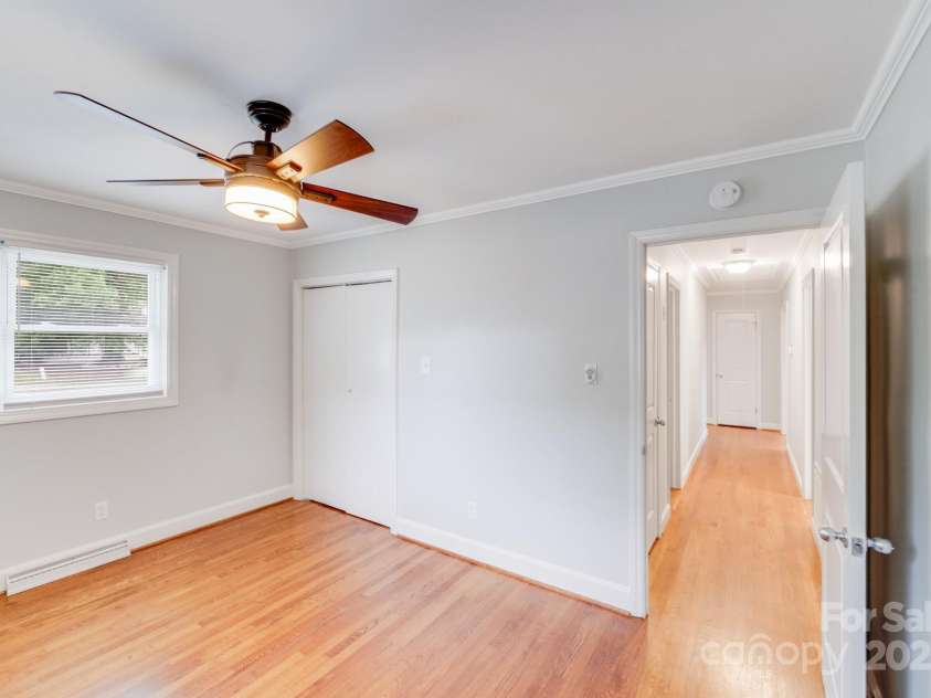 2001 Tyvola Road, Charlotte, NC 28210.  MLS# CAR4255719, YatesRealty ID 20660. 