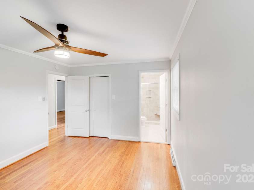 2001 Tyvola Road, Charlotte, NC 28210.  MLS# CAR4255719, YatesRealty ID 20660. 