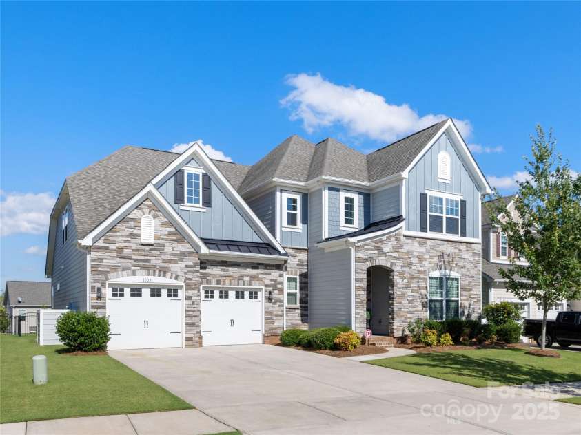 1005 Argentium Way, Waxhaw, NC 28173.  MLS# CAR4246143, YatesRealty ID 20662. 
