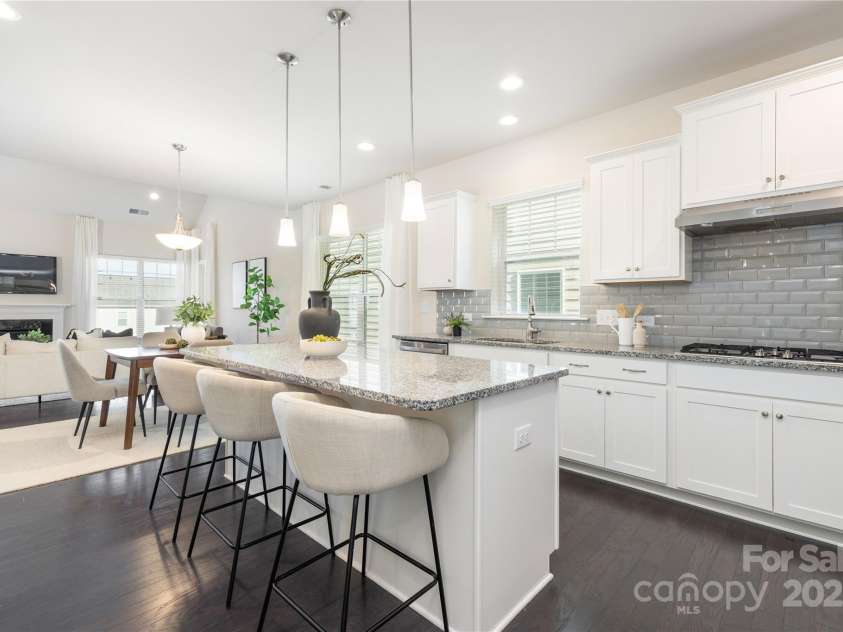 1005 Argentium Way, Waxhaw, NC 28173.  MLS# CAR4246143, YatesRealty ID 20662. Large kitchen opens to main areas, perfect for entertaining