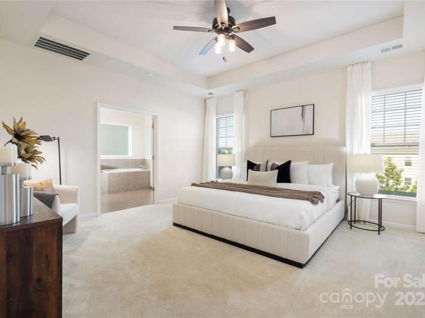 1005 Argentium Way, Waxhaw, NC 28173.  MLS# CAR4246143, YatesRealty ID 20662. Main level primary bathroom