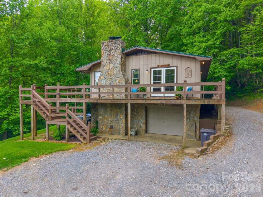 1413 Kitchens Branch Road, Sylva, NC 28779.  MLS# CAR4375274, YatesRealty ID 20664. 