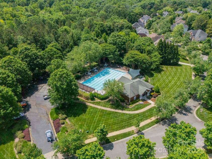 12039 Lawings Corner Drive, Huntersville, NC 28078.  MLS# CAR4256636, YatesRealty ID 20665. Community Pool
