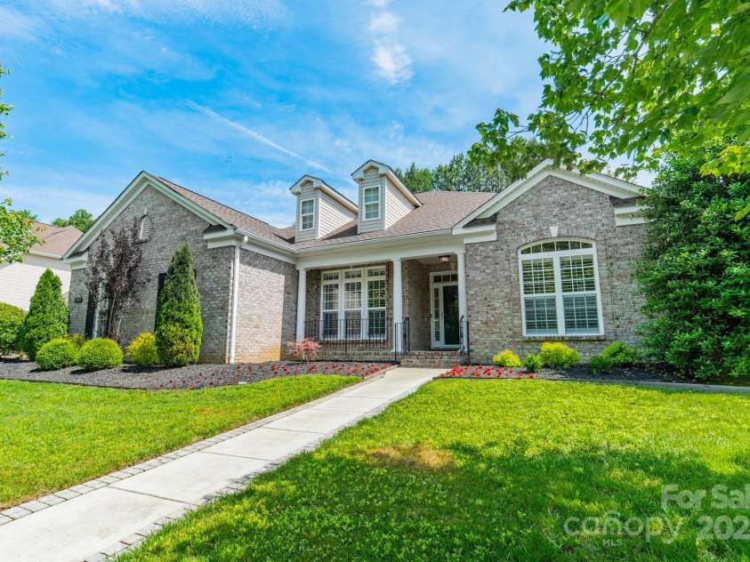 12039 Lawings Corner Drive, Huntersville, NC 28078.  MLS# CAR4256636, YatesRealty ID 20665. Front Exterior