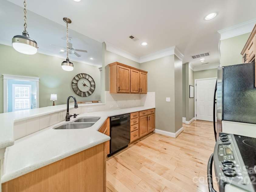 12039 Lawings Corner Drive, Huntersville, NC 28078.  MLS# CAR4256636, YatesRealty ID 20665. Kitchen