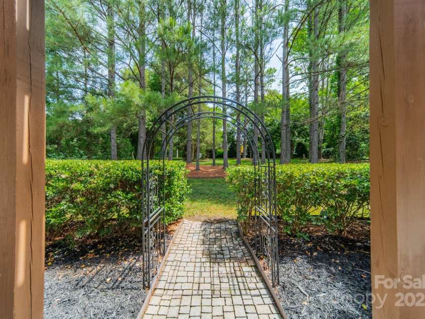 12039 Lawings Corner Drive, Huntersville, NC 28078.  MLS# CAR4256636, YatesRealty ID 20665. View into backyard