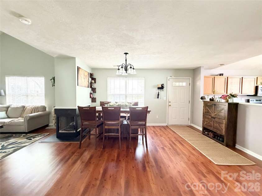 10206 University Park Lane, Charlotte, NC 28213.  MLS# CAR4379615, YatesRealty ID 20666. 
