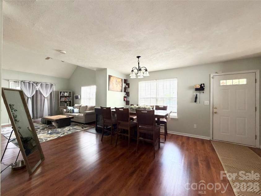 10206 University Park Lane, Charlotte, NC 28213.  MLS# CAR4379615, YatesRealty ID 20666. 