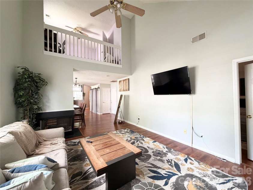 10206 University Park Lane, Charlotte, NC 28213.  MLS# CAR4379615, YatesRealty ID 20666. 