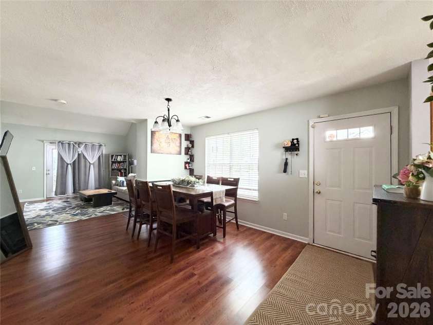 10206 University Park Lane, Charlotte, NC 28213.  MLS# CAR4379615, YatesRealty ID 20666. 