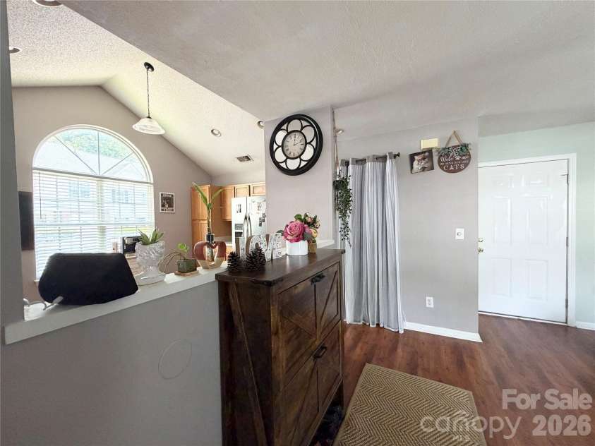 10206 University Park Lane, Charlotte, NC 28213.  MLS# CAR4379615, YatesRealty ID 20666. 